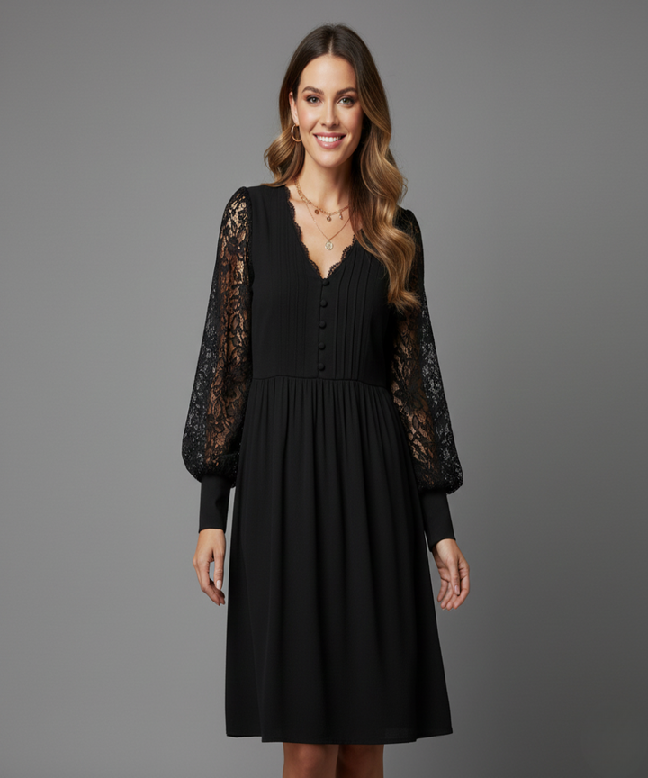 Robe Unie À Plissés Et Détails Patchwork