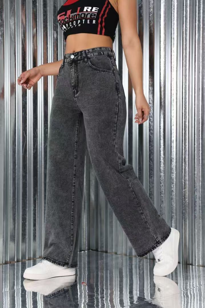 Jean ample avec broderie nœud